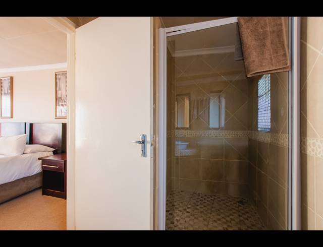 13 BEDROOM GUEST HOUSE FOR SALE IN JATNIEL